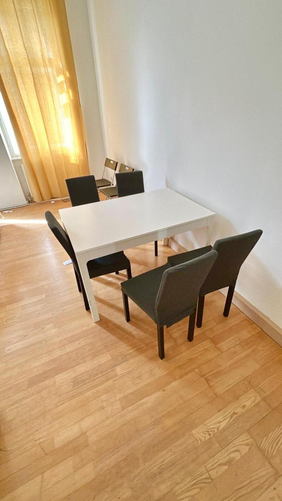 2 Bedroom Long-term With Free Parking Apartment